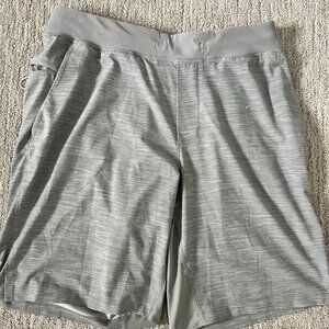 Lululemon Men’s Pace Breaker Short 9” Size L